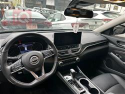 نيسان ألتيما